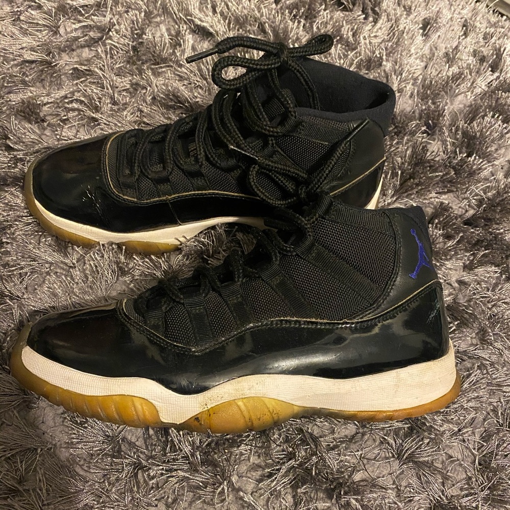 Jordan 11 space jam mens size 8